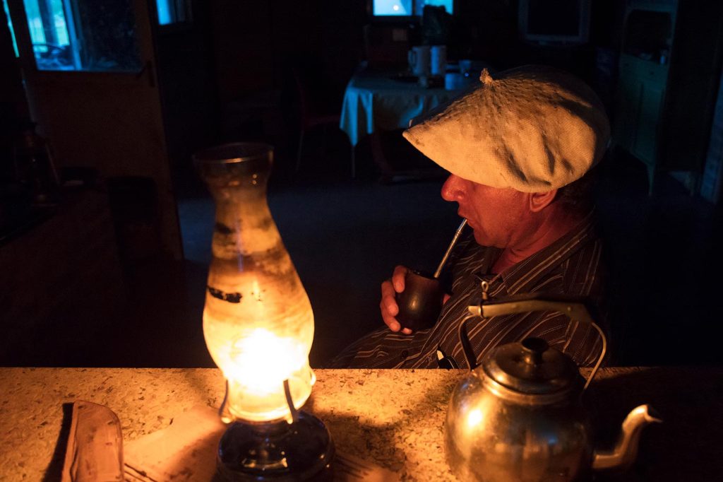 gaucho drinking mate